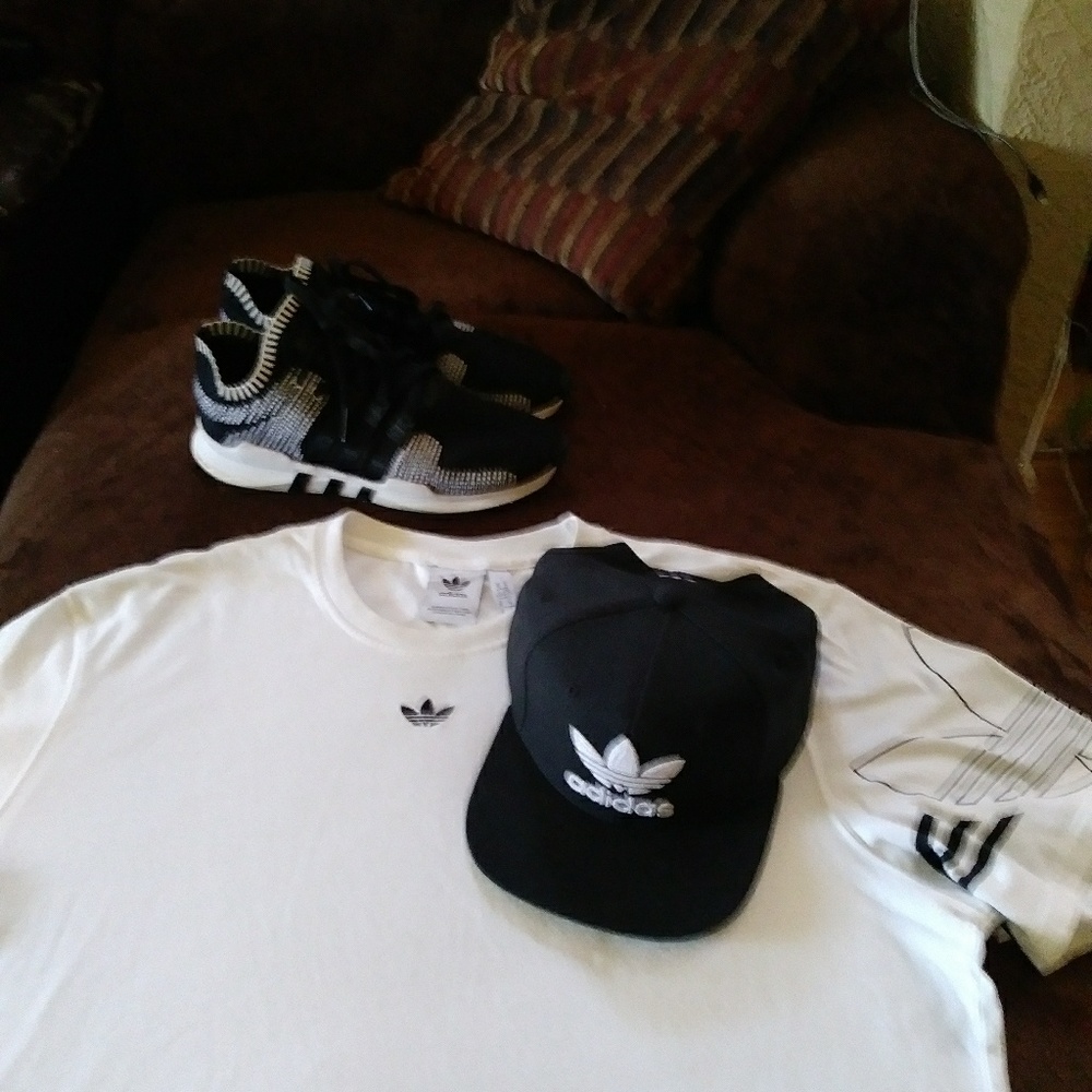 Adidas shoe, shirt and baseball cap - Picture 1 of 6